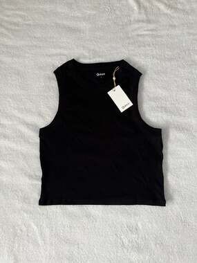 Quince Organic Cotton Micro-Rib Cropped Cutaway Tank in Black